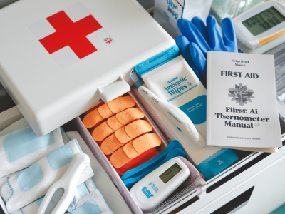 Comment préparer une trousse de premiers secours pour la maison et la nounou